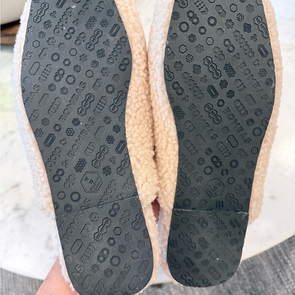 Bombas Mule Slippers - Picture 2 of 2